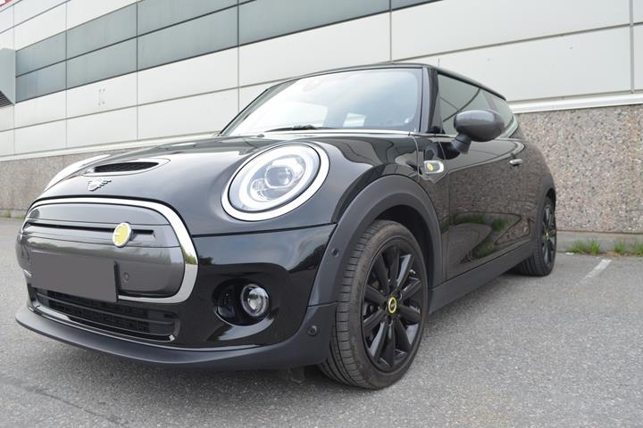 Sort Mini Cooper SE fra 2020
