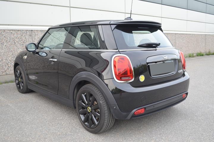 Sort Mini Cooper SE fra 2020