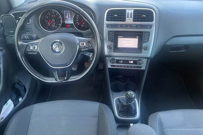 Grå VW Polo fra 2015