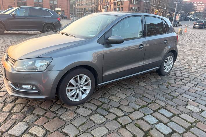 Grå VW Polo fra 2015