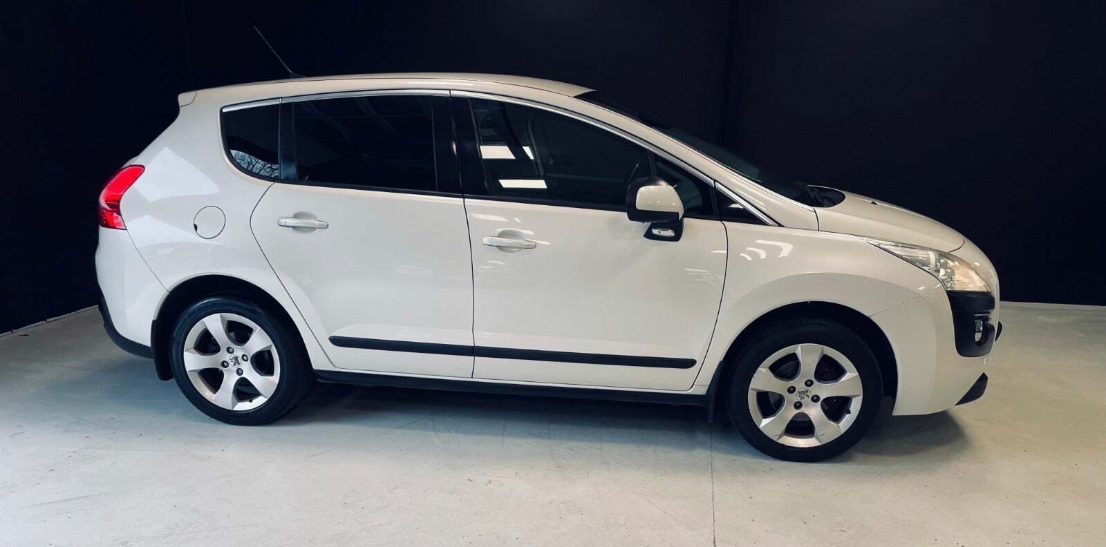 Peugeot 3008 1,6 HDi 112 Premium+