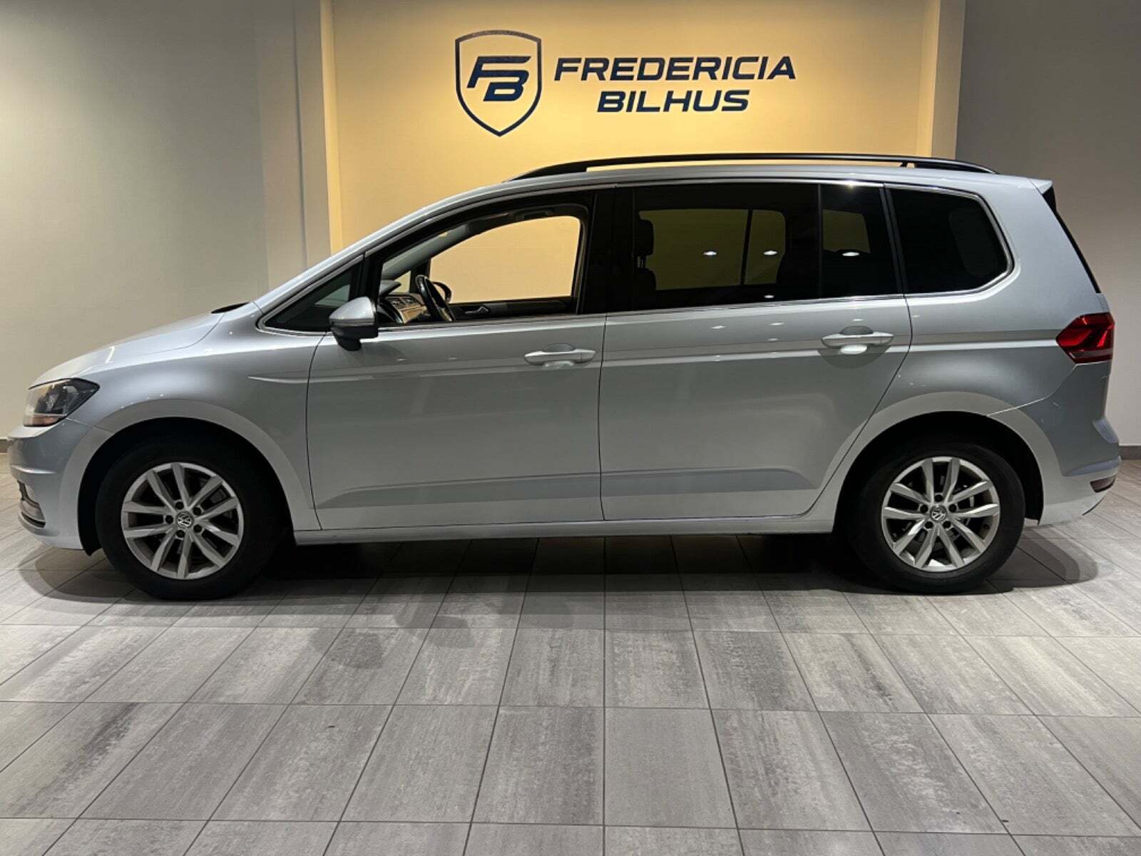 VW Touran 1,6 TDi 115 Trendline DSG 7prs