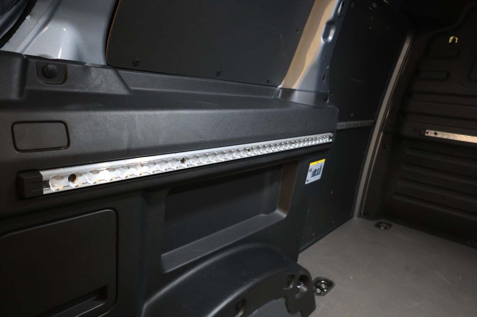 Grå VW ID.Buzz fra 2023