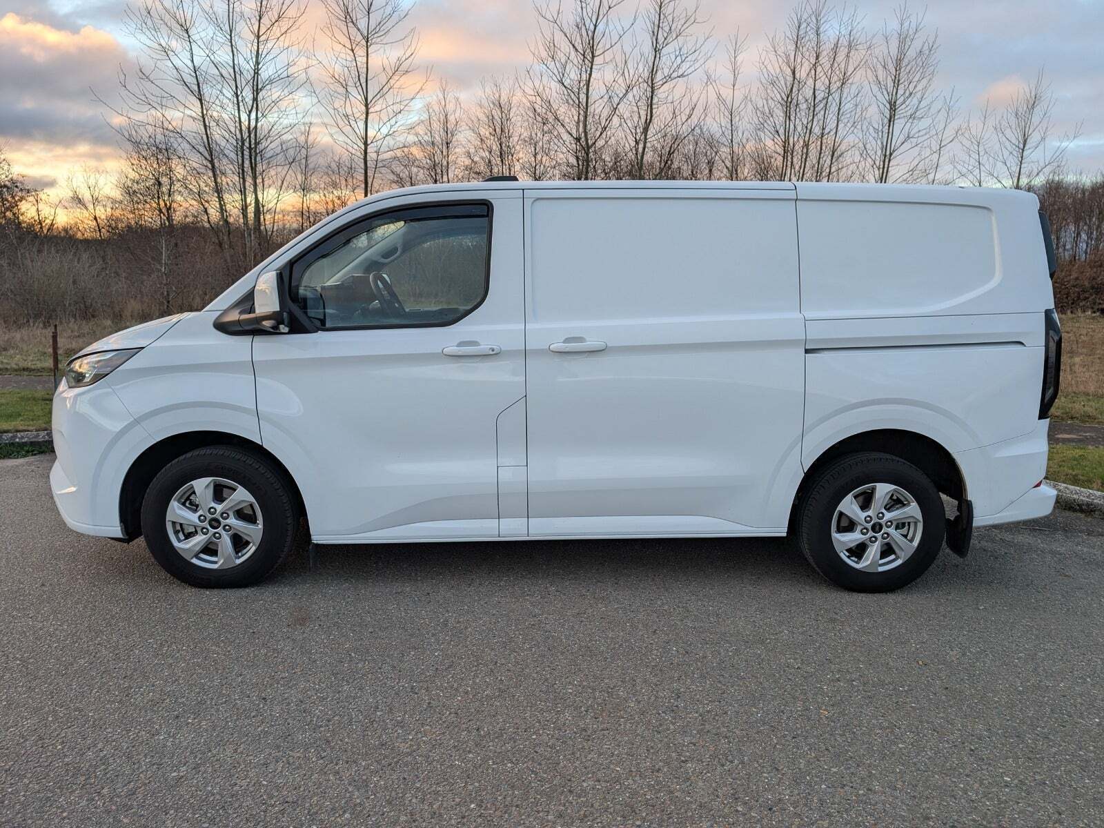 Ford Transit Custom 320S 2,5 PHEV Limited CVT