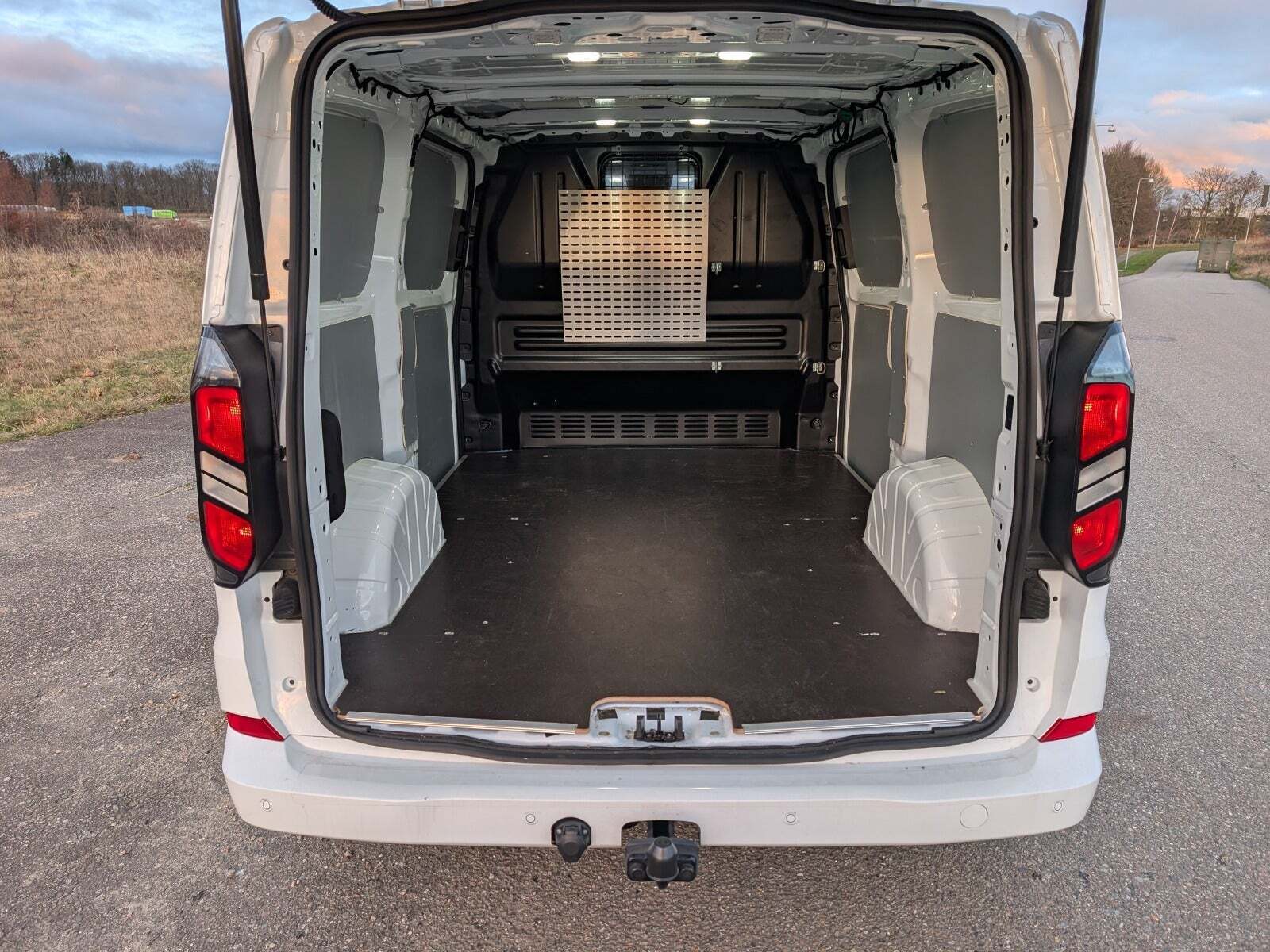 Ford Transit Custom 320S 2,5 PHEV Limited CVT