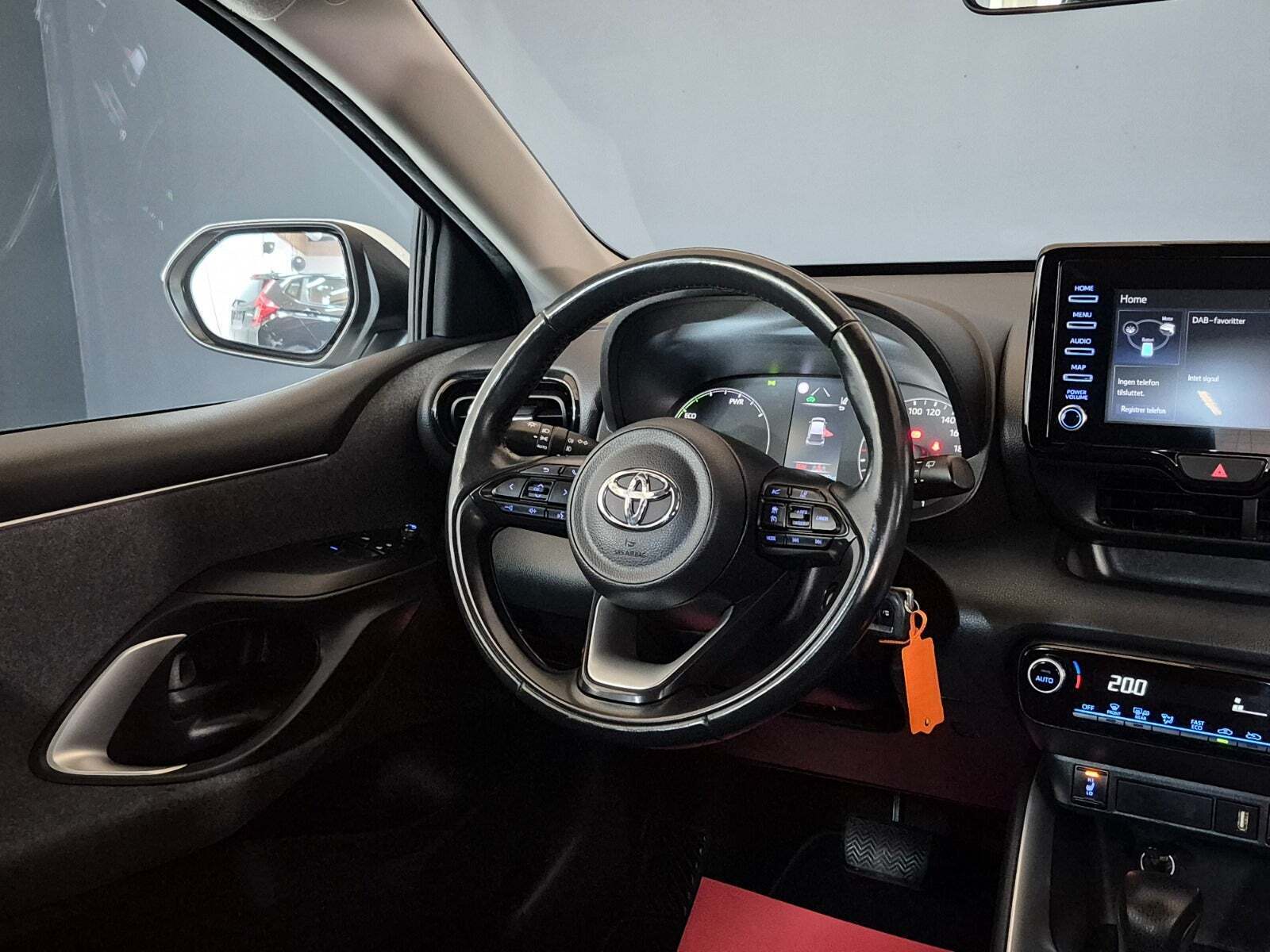 Hvid Toyota Yaris fra 2021