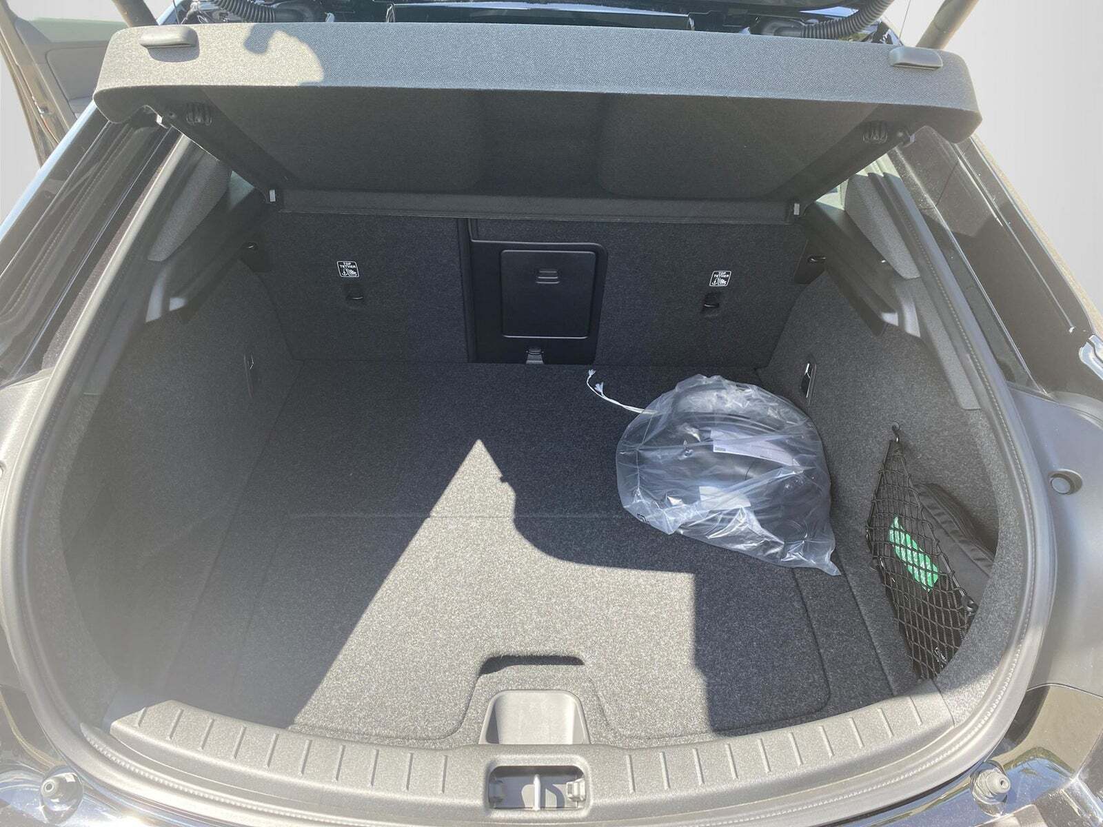 Sort Polestar 2 fra 2025