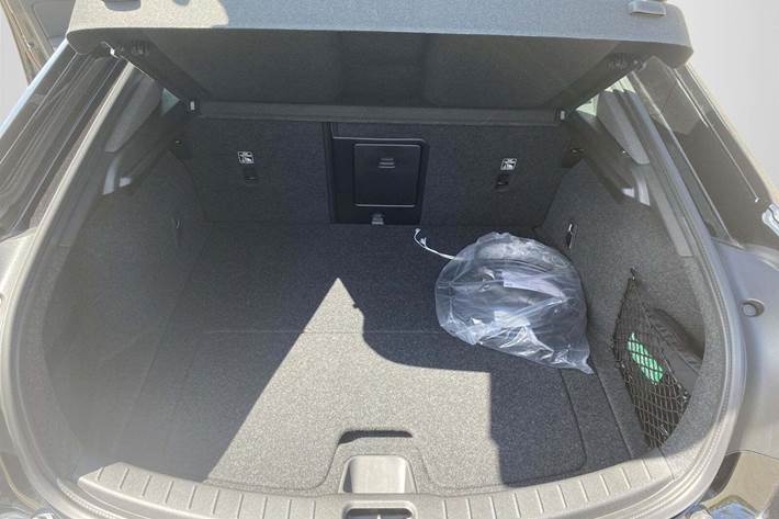 Sort Polestar 2 fra 2025