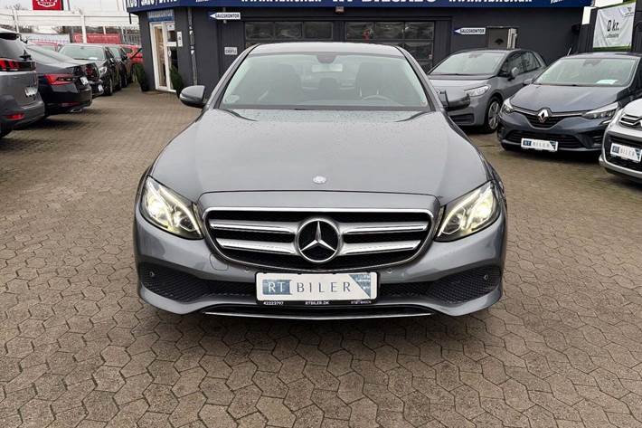 Hvid Mercedes E220 d fra 2017