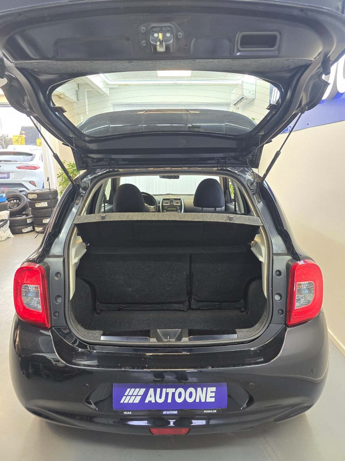 Sort Nissan Micra fra 2013