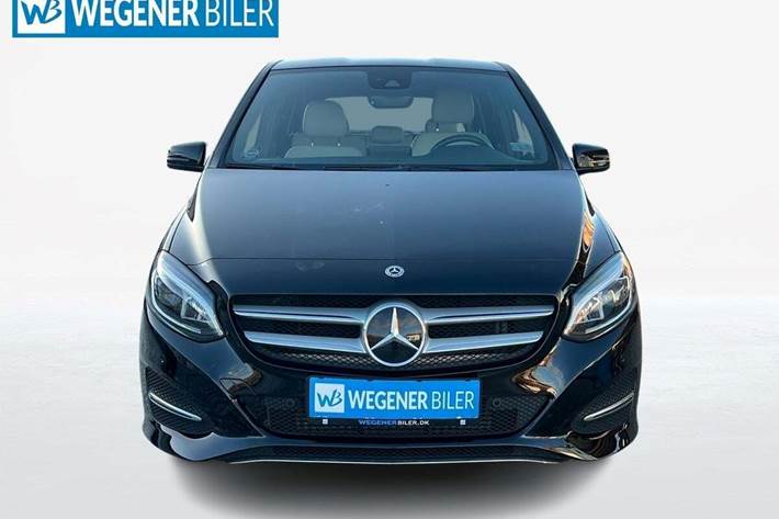 Sort Mercedes B200 fra 2017