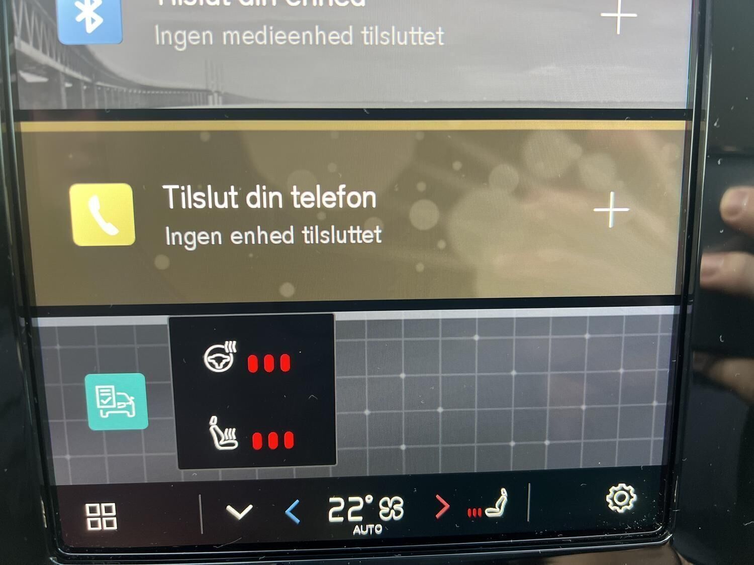 Hvid Volvo EC40 fra 2025