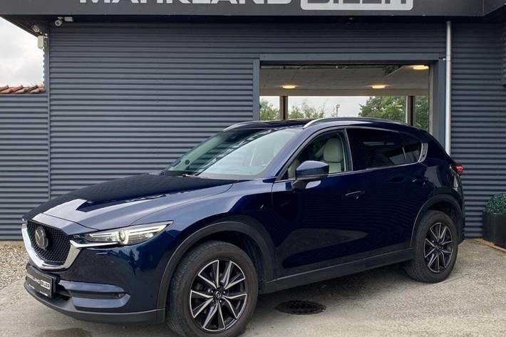 Blå Mazda CX-5 fra 2018 set udefra