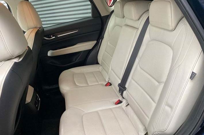 Blå Mazda CX-5 fra 2018