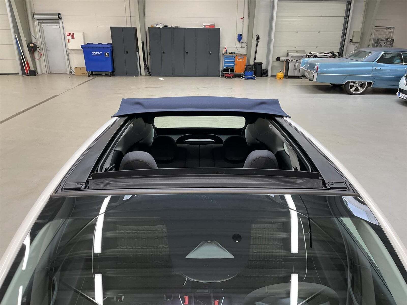 Hvid Fiat 500e fra 2023