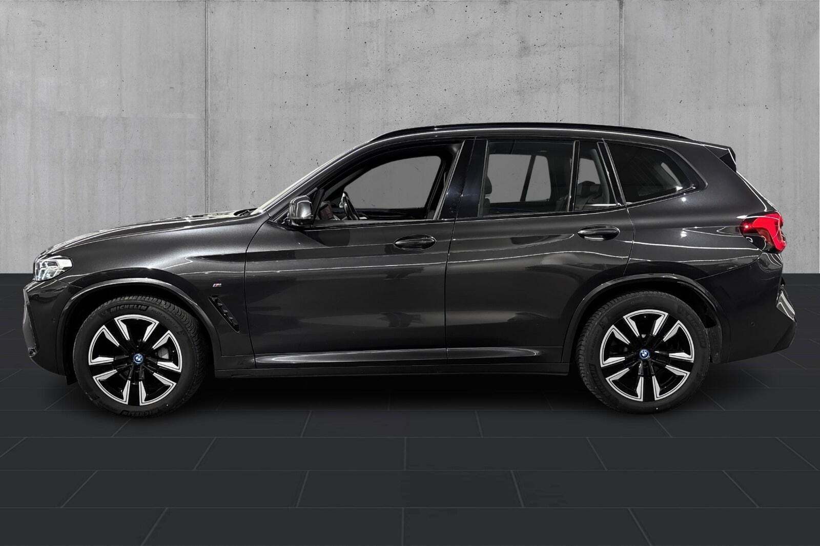 BMW iX3 Charged Plus M-Sport