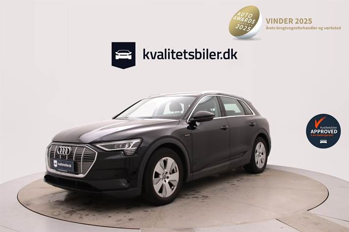 Sort Audi e-tron fra 2020 set udefra