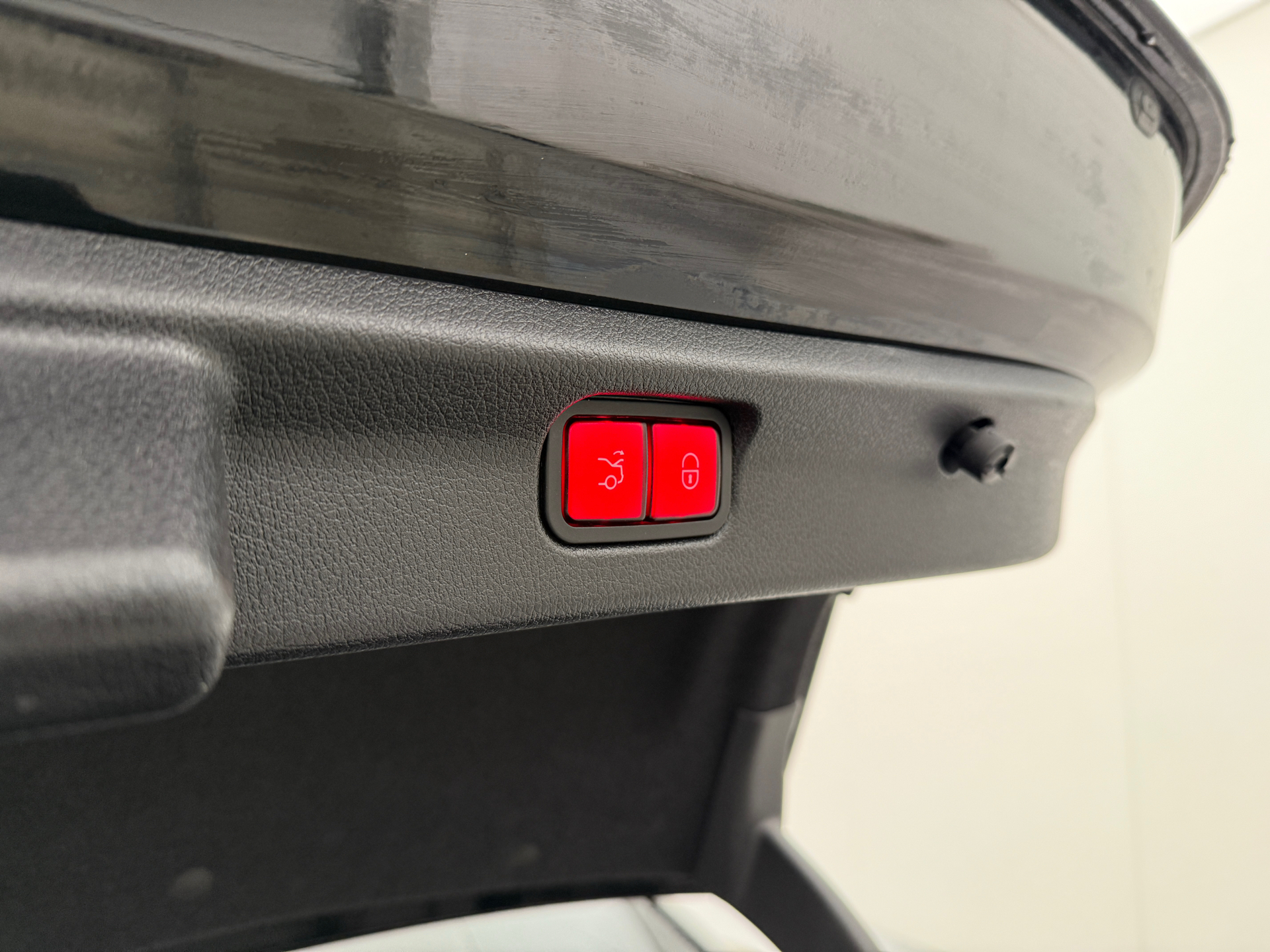 Sort Mercedes EQE 350 fra 2022