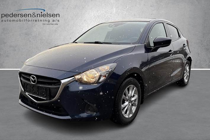 Blå Mazda 2 fra 2019 set udefra