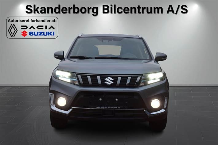 Grå Suzuki Vitara fra 2023