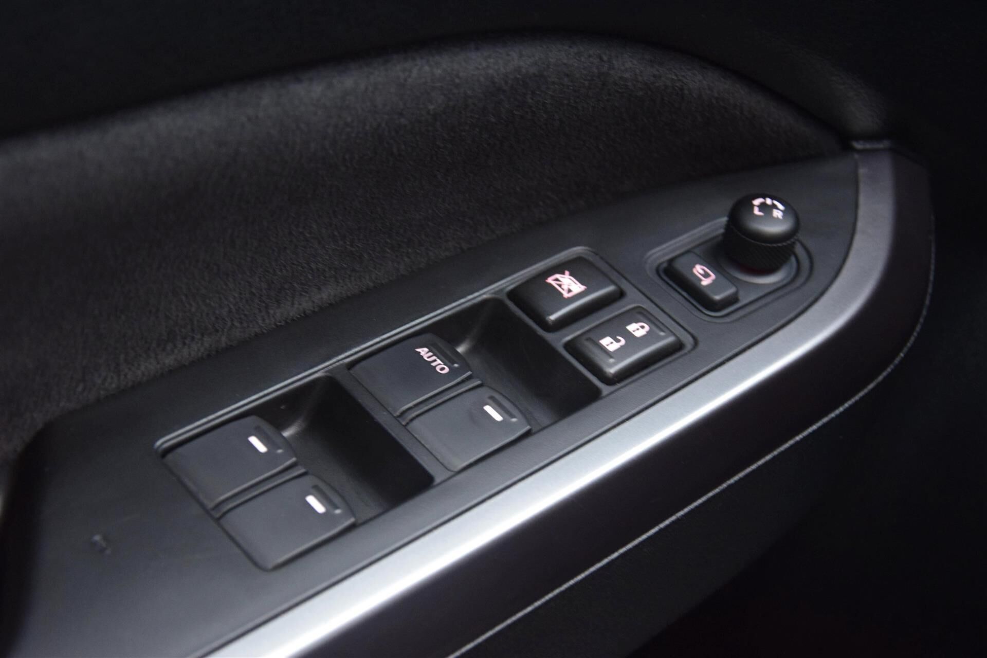 Grå Suzuki Vitara fra 2023