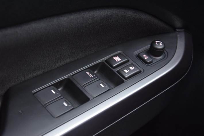 Grå Suzuki Vitara fra 2023