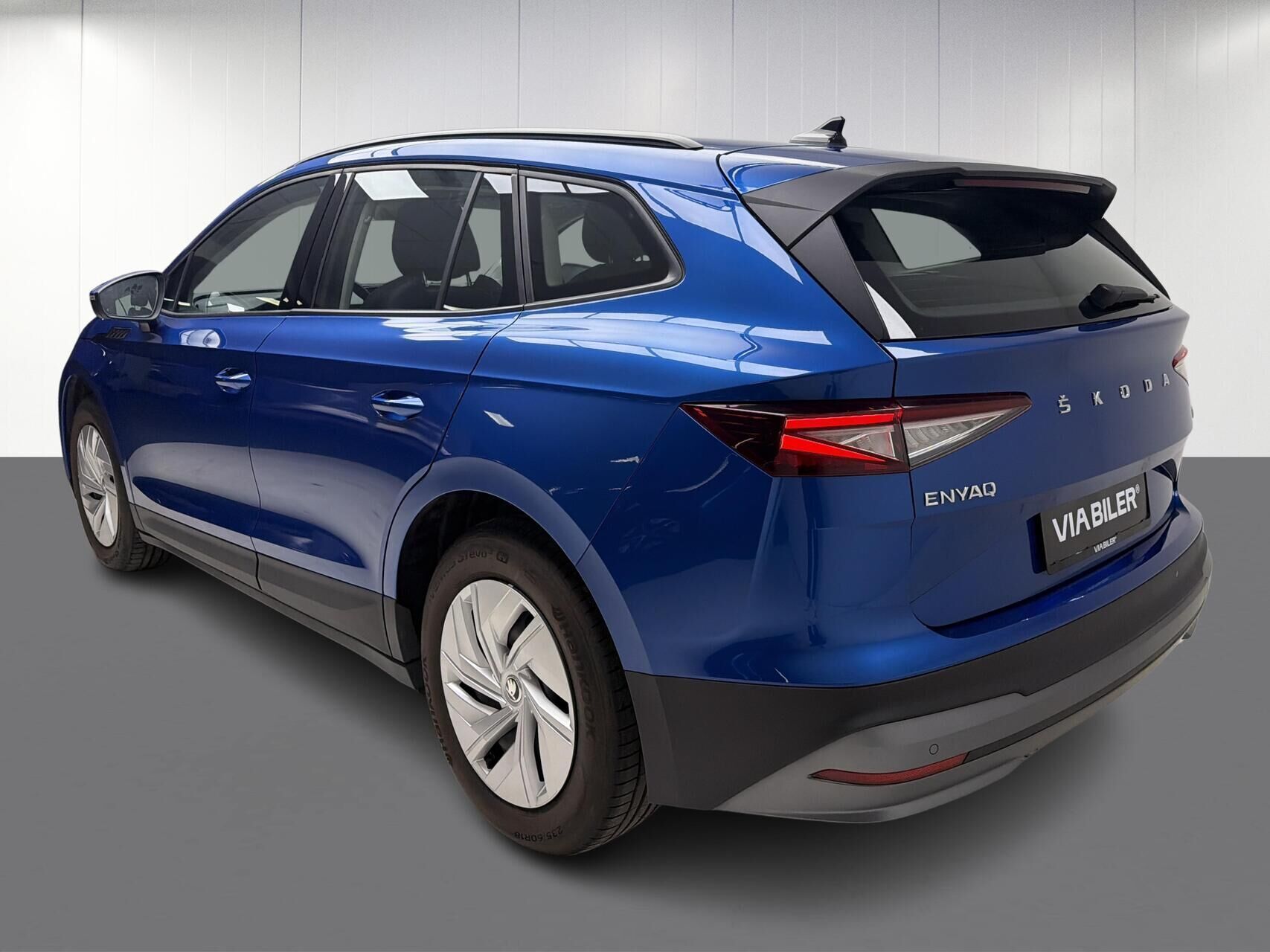 Blå Skoda Enyaq fra 2023