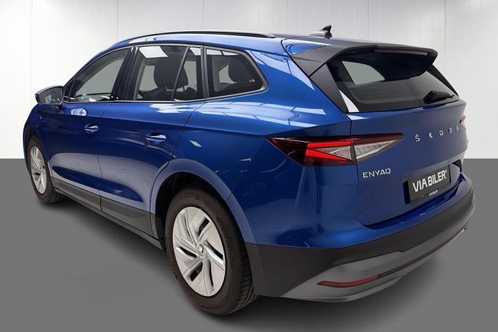 Blå Skoda Enyaq fra 2023