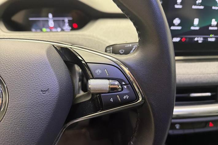 Blå Skoda Enyaq fra 2023