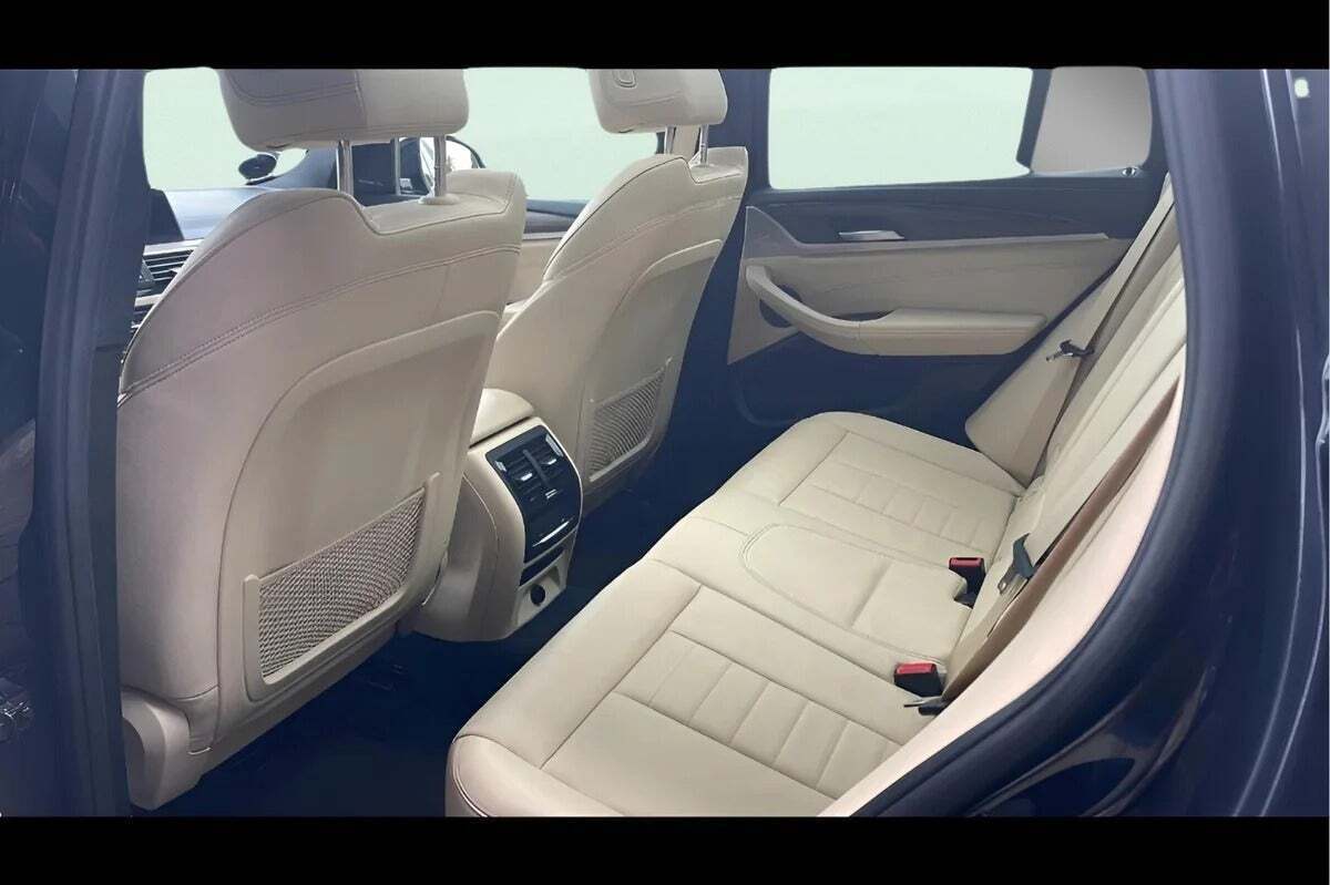 Sort BMW X3 fra 2017