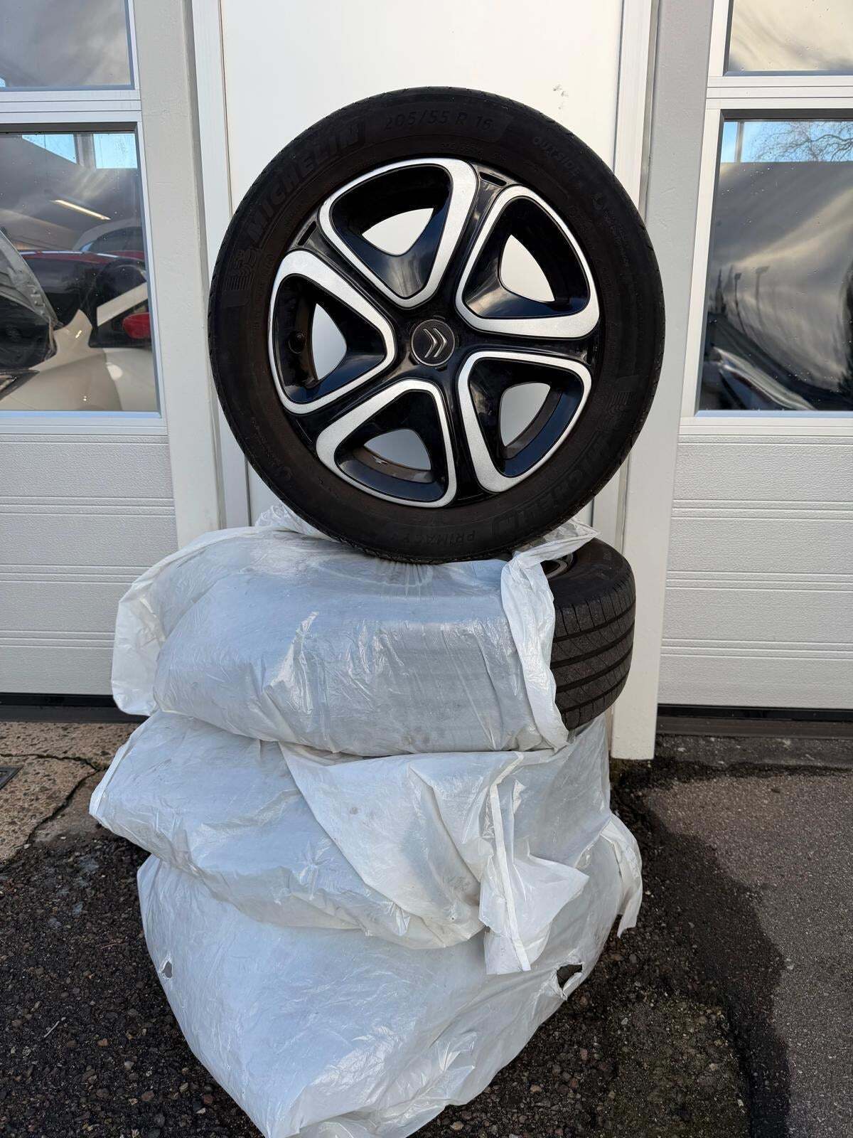 Grå Citroën C3 fra 2021