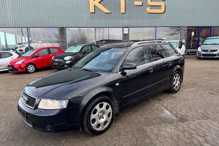 undefined Audi A4 fra 2004 set udefra