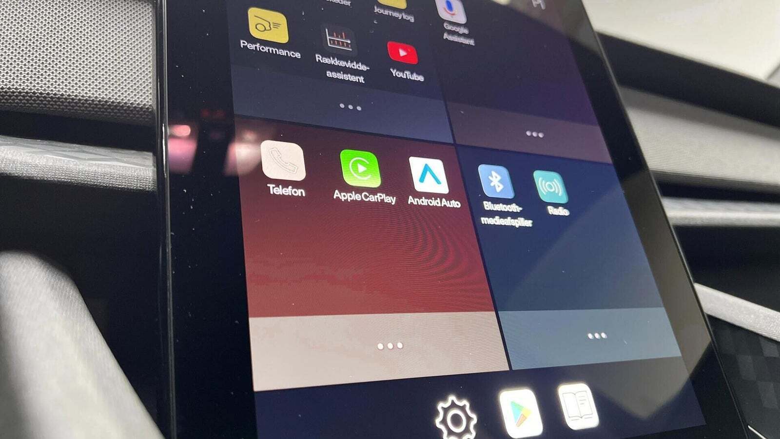 Blå Polestar 2 fra 2023