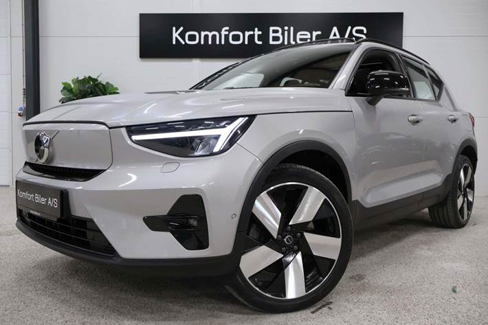 Sølv Volvo XC40 fra 2023