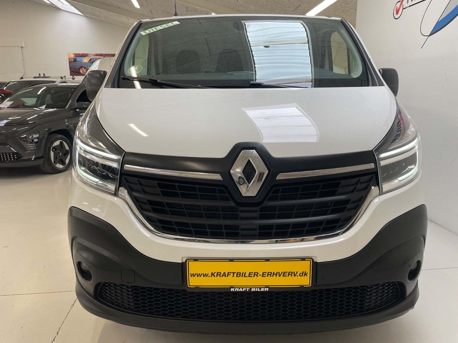 Hvid Renault Trafic T29 fra 2021