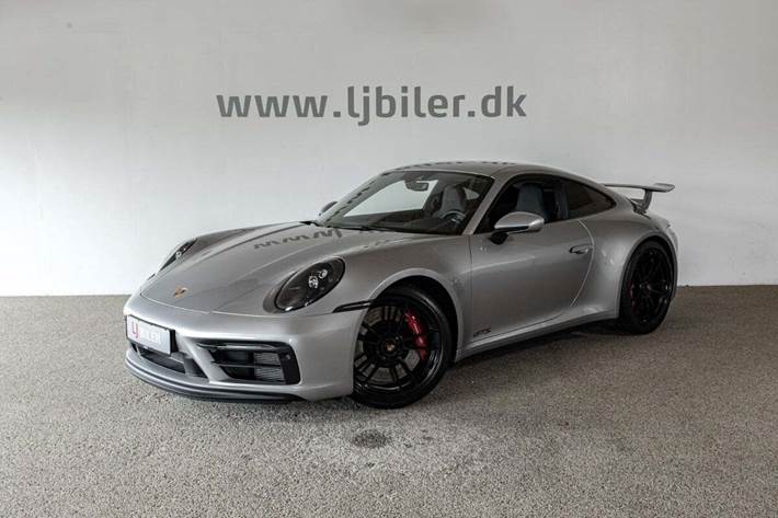 Sølv Porsche 911 Carrera GTS fra 2022