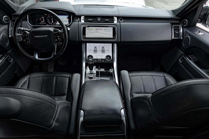 Hvid Land Rover Range Rover sport fra 2019