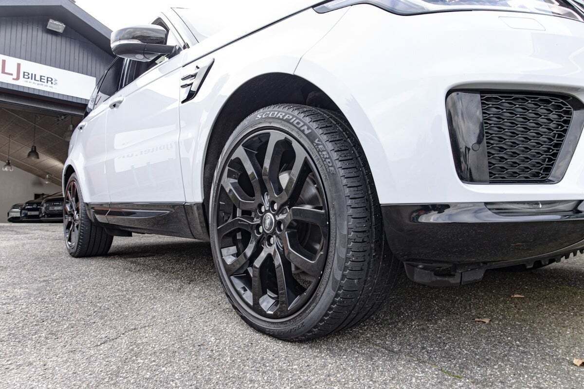 Hvid Land Rover Range Rover sport fra 2019