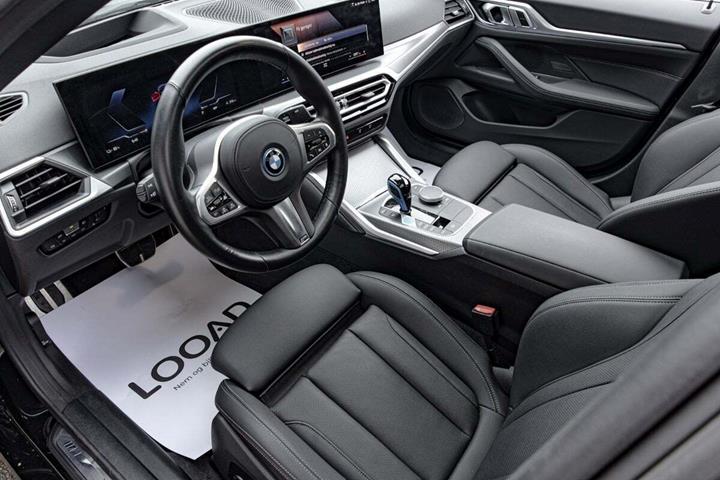 Sort BMW i4 fra 2023