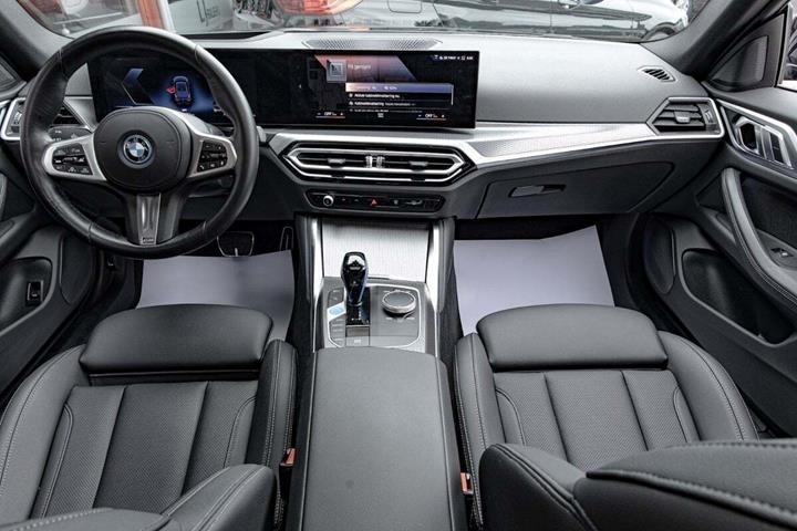 Sort BMW i4 fra 2023