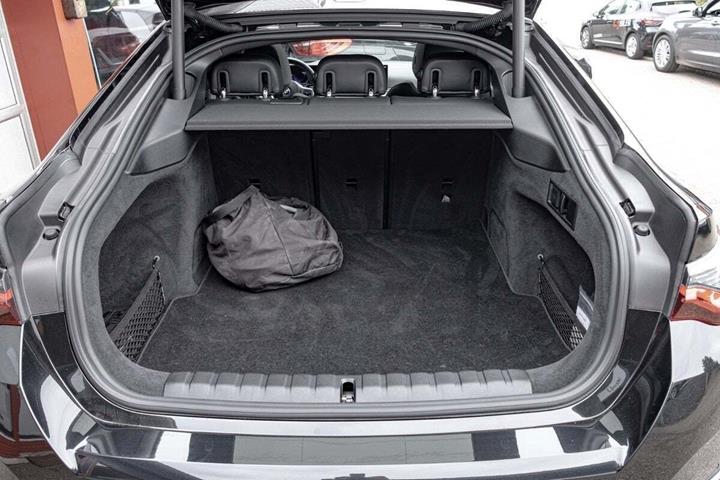 Sort BMW i4 fra 2023