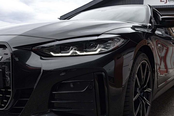 Sort BMW i4 fra 2023