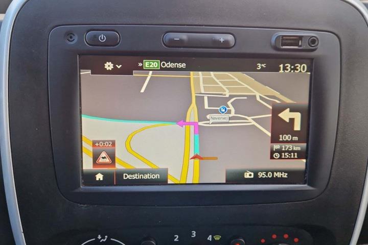 Hvid Renault Trafic T29 fra 2019