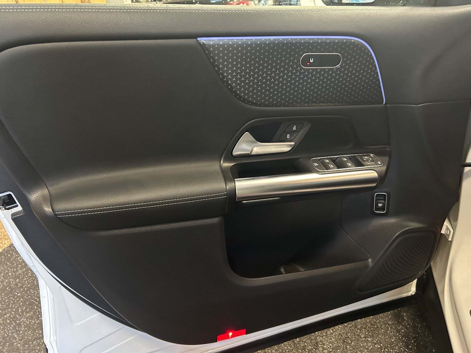 Hvid Mercedes EQA250+ fra 2024