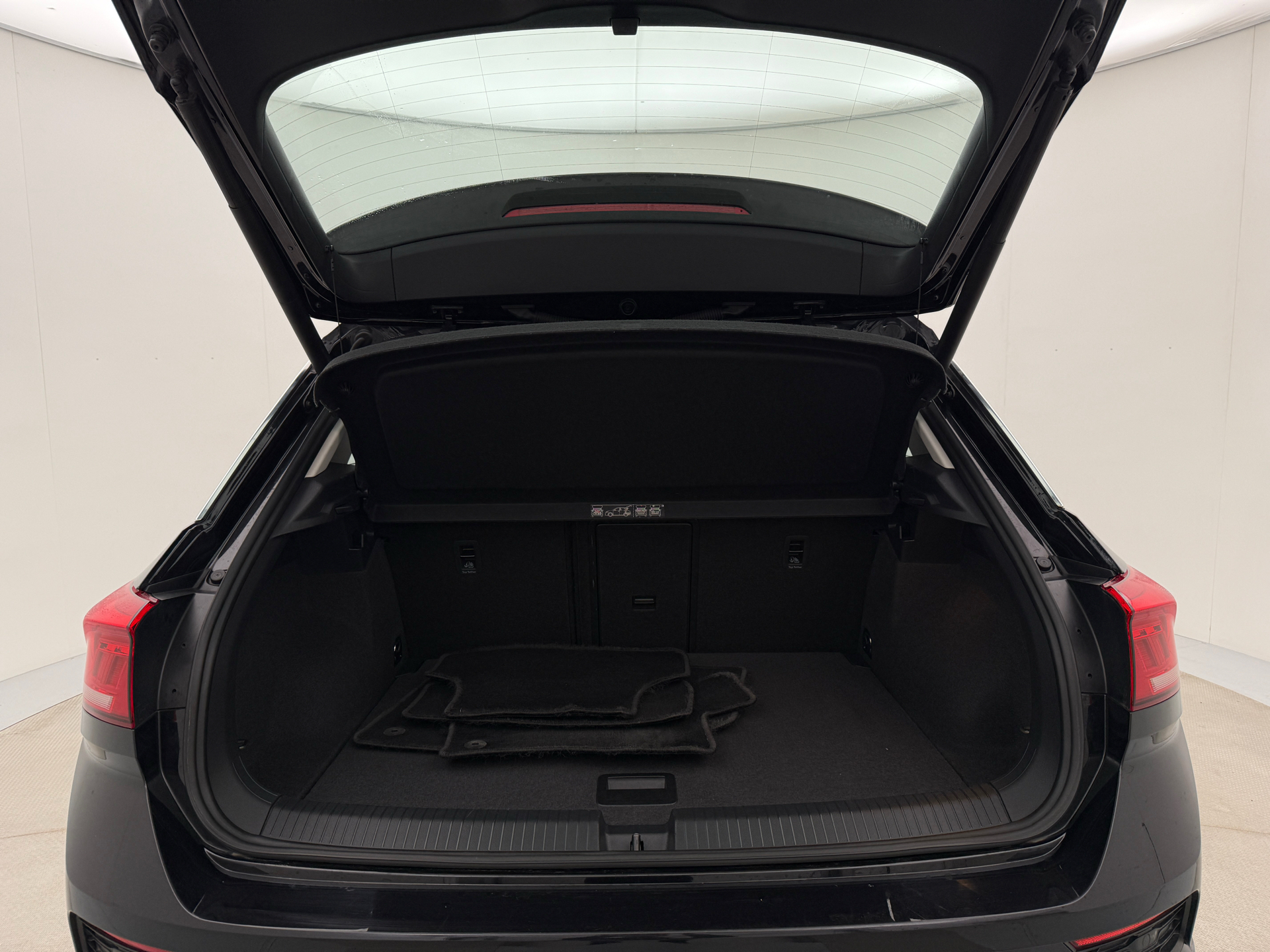 Sort VW T-Roc fra 2020