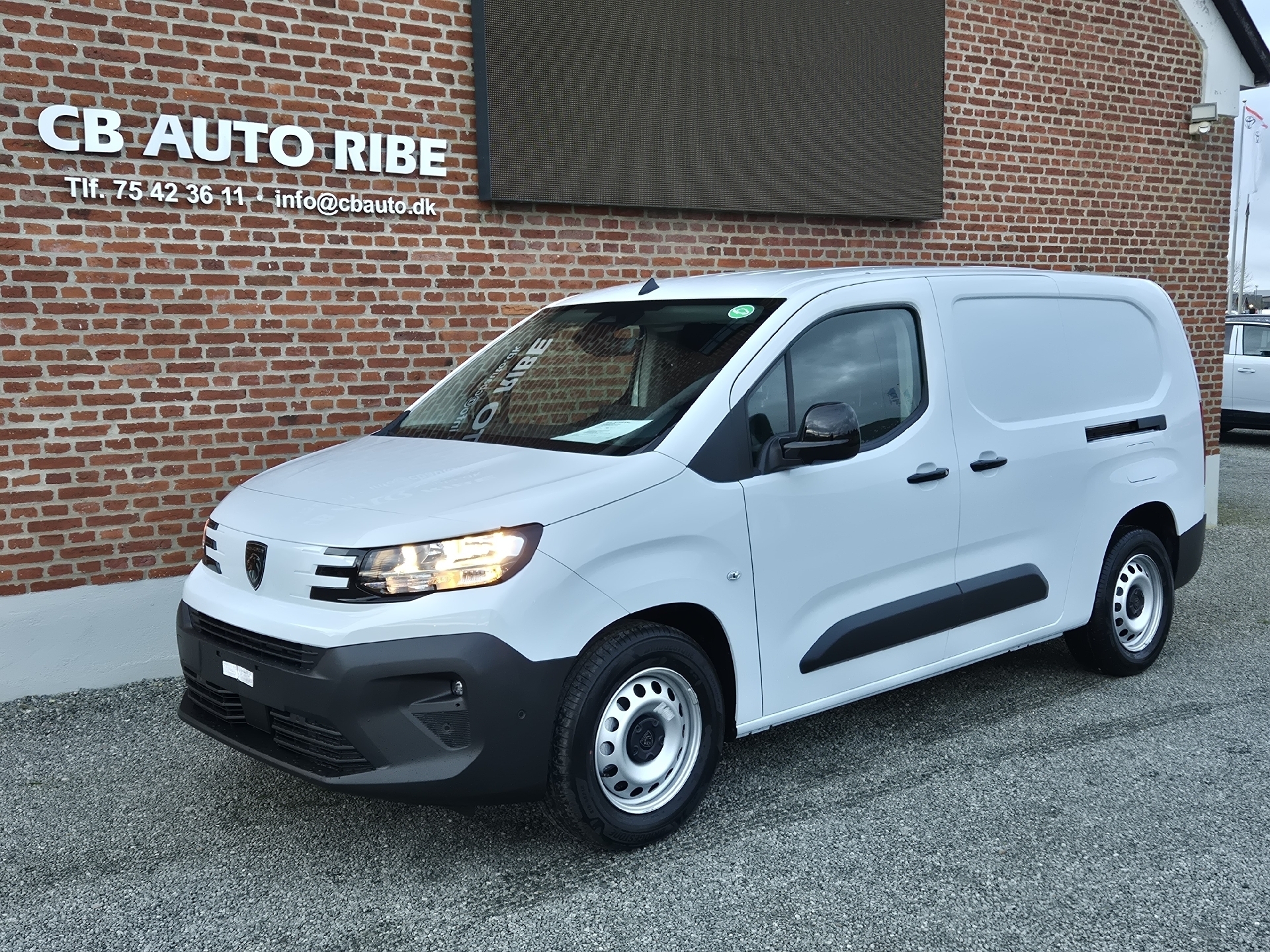 Peugeot e-Partner L2 EL Plus 136HK Van Aut.