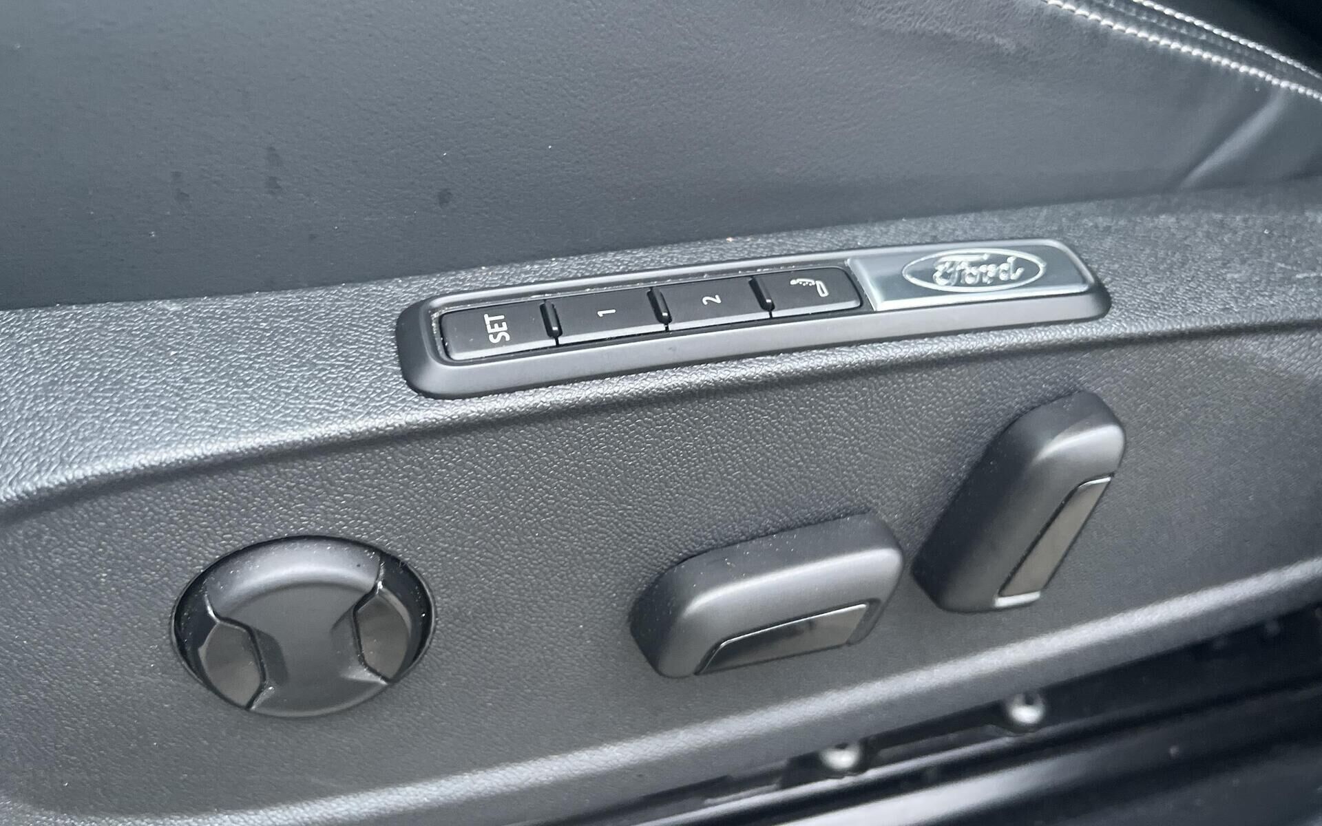 Blå Ford Explorer fra 2024