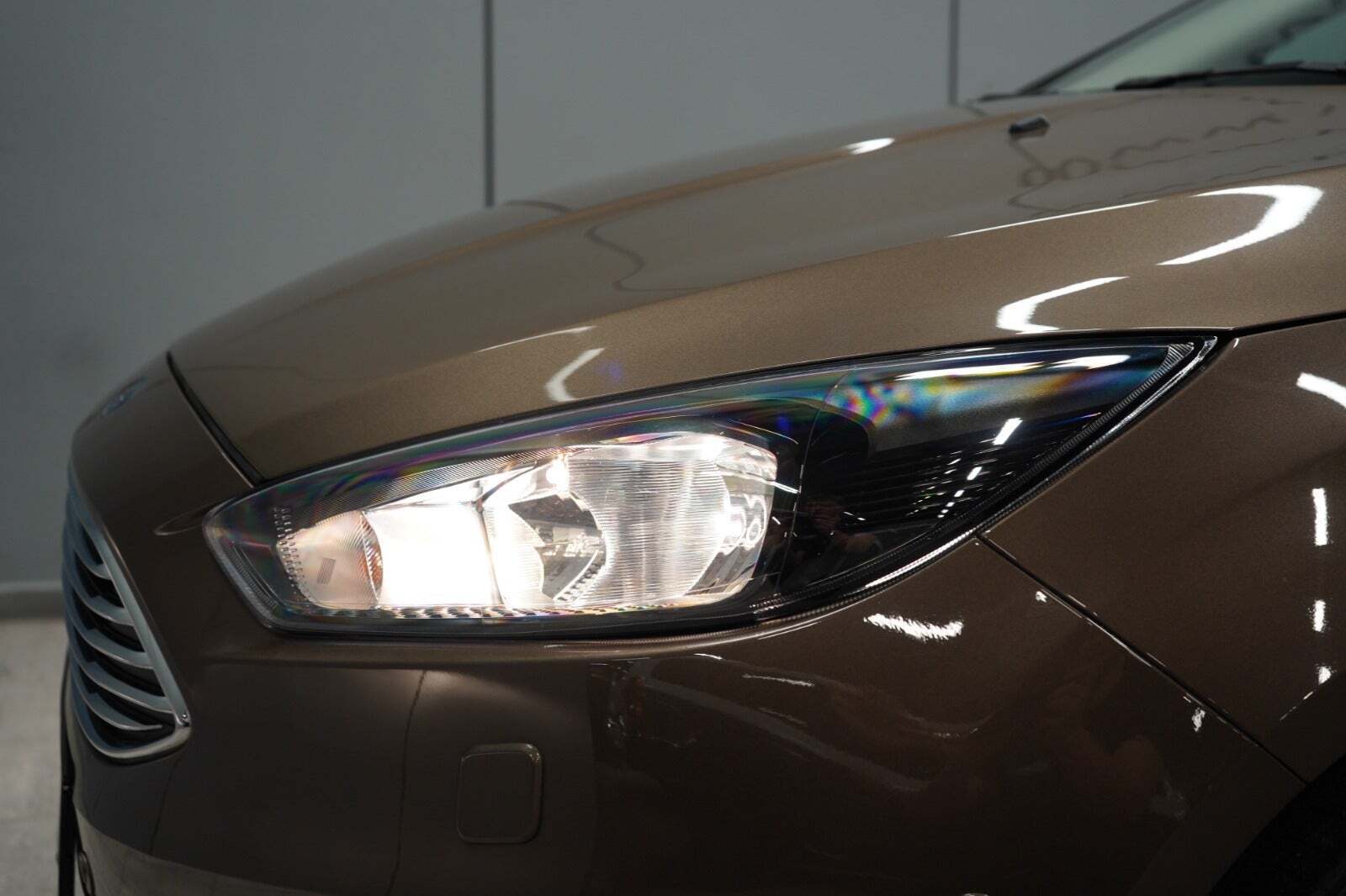 Brun Ford Focus fra 2016