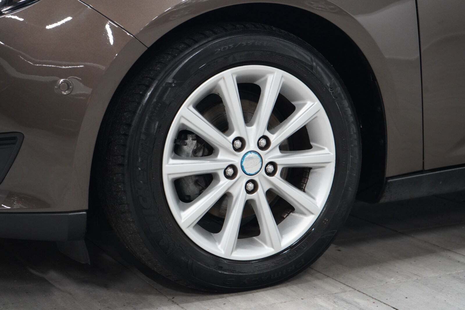 Brun Ford Focus fra 2016