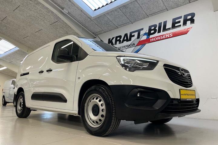 Hvid Opel Combo-e fra 2022